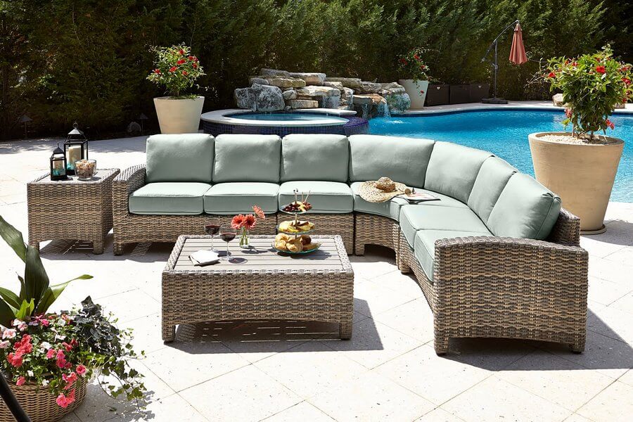 luxurious-outdoor-seating-pool-furniture1